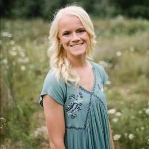 Meet your Posher, Elizabeth